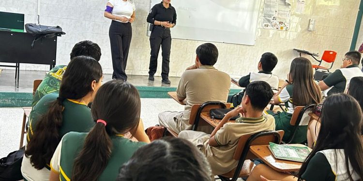 Previenen acoso escolar y cibernético en estudiantes de secundaria