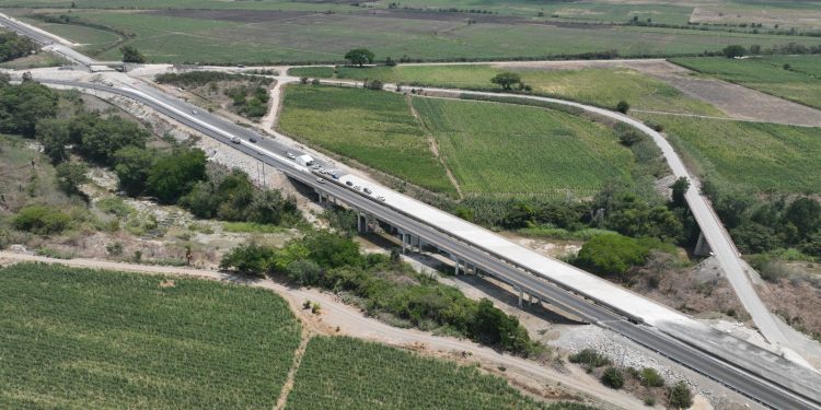 Américo Villarreal impulsa infraestructura verde: concreto ecológico y reforestación en carretera Mante–Ocampo–Tula