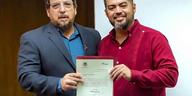 Reciben nombramientos nuevos titulares del Centro Estatal de Tecnología Educativa y Dirección de Formación y Superación Profesional de Docentes de la SET