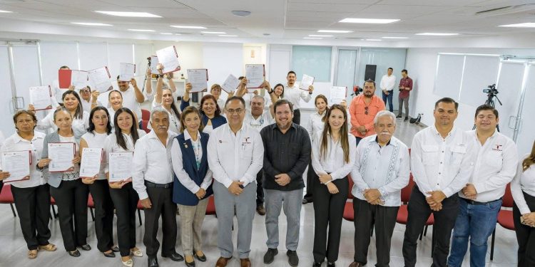 Entrega SET nombramientos de promoción a docentes y personal administrativo en Normales de Tamaulipas