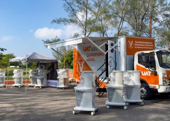 Cuenta la UAT con moderno quirófano móvil veterinario