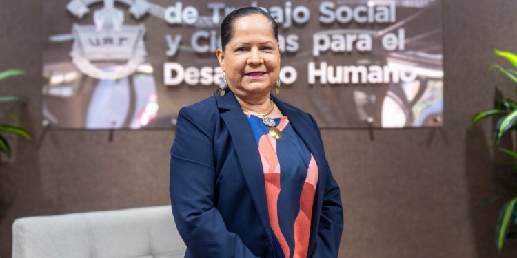 Colabora la UAT en iniciativa para incluir al trabajador social en la educación