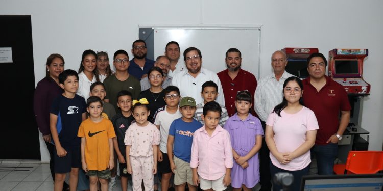 Niñas y niños se divierten y aprenden ciencia y tecnología con curso Aventura de Verano