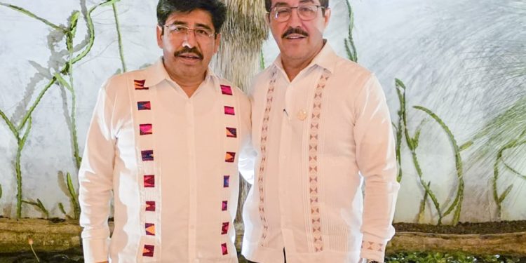 Participa rector de la UAT en reunión nacional con el jurista Hugo Aguilar