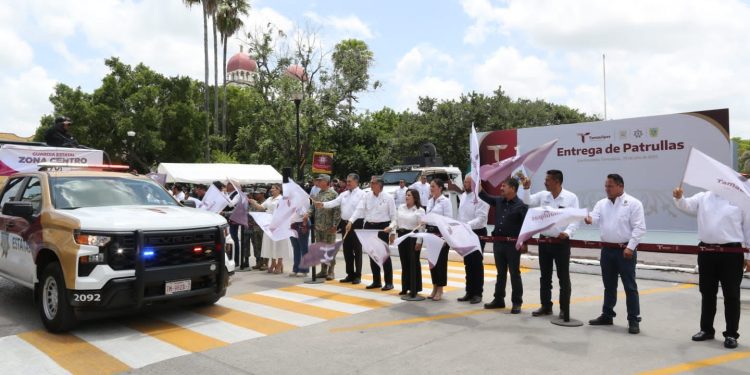 Refuerza Américo seguridad en San Fernando y la región con entrega de nuevas patrullas