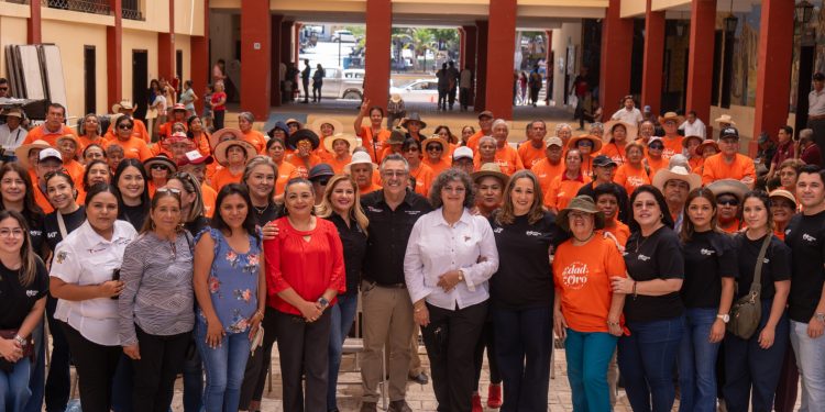 Festeja la UAT a los abuelitos con un paseo al pueblo mágico de Tula