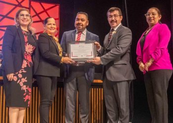 Entregan a la UAT nuevas certificaciones por su calidad educativa