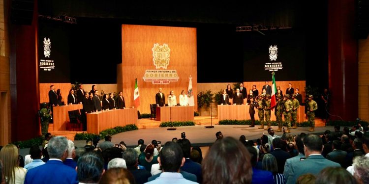 Reconoce IP Trabajo de Carmen Lilia Canturosas en su Primer Informe de Gobierno