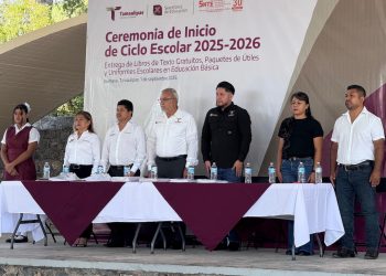 Da inicio secretario de Obras Públicas al ciclo escolar 2025-2026 en Jaumave