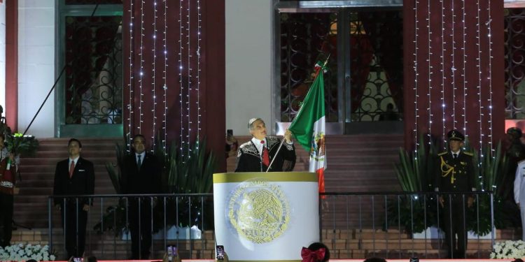 Da Américo Villarreal Grito de Independencia junto a miles de familias tamaulipecas