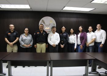 Sostiene rector encuentro con universitarios de Valle Hermoso