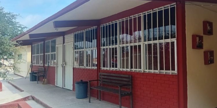 En Mier, rehabilita ITIFE aulas y sanitarios de la escuela México 70