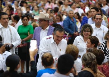 Entrega Américo tarjetas de Pensión Mujeres Bienestar; llegará a 93 mil tamaulipecas