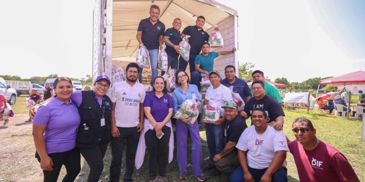 DIF Tamaulipas acerca servicios a familias de Casas con la brigada “Transformando Familias”