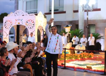 Premian Américo y María concurso estatal de catrinas y catrines