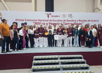 Estudiantes de la UAT obtienen primer lugar en concurso de escoltas y bandas de guerra