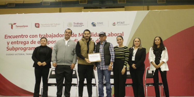 *Encabeza Luis Gerardo Illoldi Reyes encuentro con trabajadores de Movilidad Laboral y entrega de equipos del subprograma Tamaulipas Equipa*
