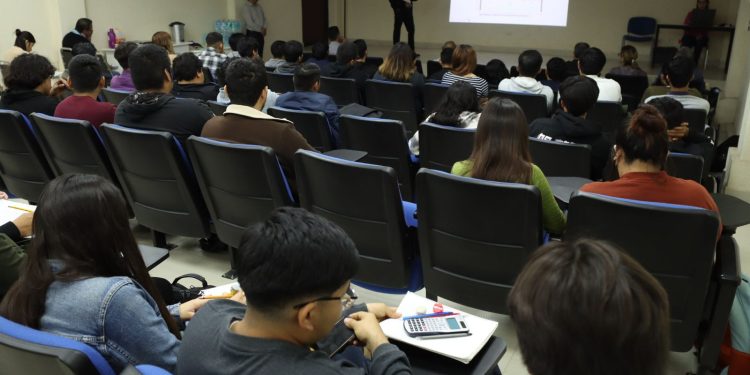 Acerca Obras Públicas a estudiantes la ingeniería aplicada en una de las carreteras más estratégicas de Tamaulipas