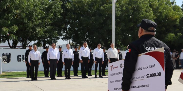 Entrega SSPT incentivos económicos mensuales por aseguramiento de armas