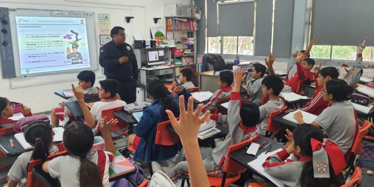 Promueven civismo digital y prevención de delitos cibernéticos entre estudiantes de primaria