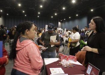 Ofertan más de mil 300 vacantes en Feria Nacional de Empleo para las Mujeres en Reynosa