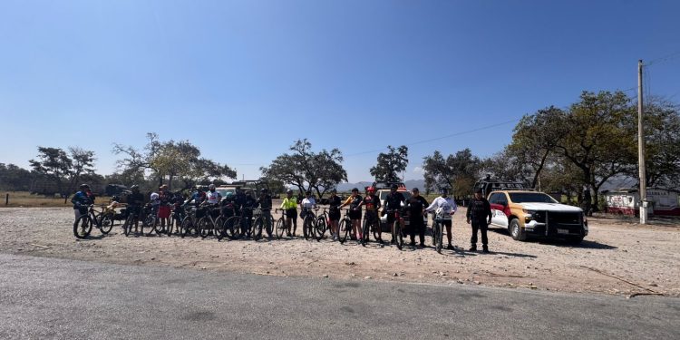 Brinda Guardia Estatal seguridad durante rodada ciclista en la carretera Tula–Ocampo