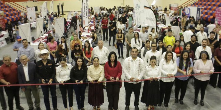 Impulsan autonomía económica: Exitosa Feria del Empleo de la Mujer en Ciudad Victoria