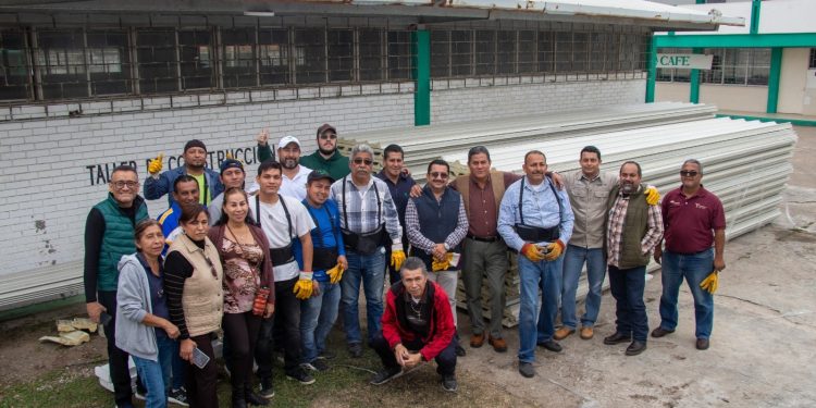 Apuesta al futuro técnico: Renuevan taller de Autotrónica en CONALEP Tampico