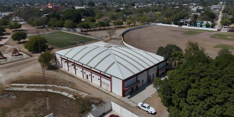 Construye Gobierno del Estado infraestructura social y deportiva en Soto la Marina