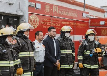 Presidente Municipal anuncia incremento salarial del 30 por ciento a bomberos y entrega equipo por más de siete millones de pesos