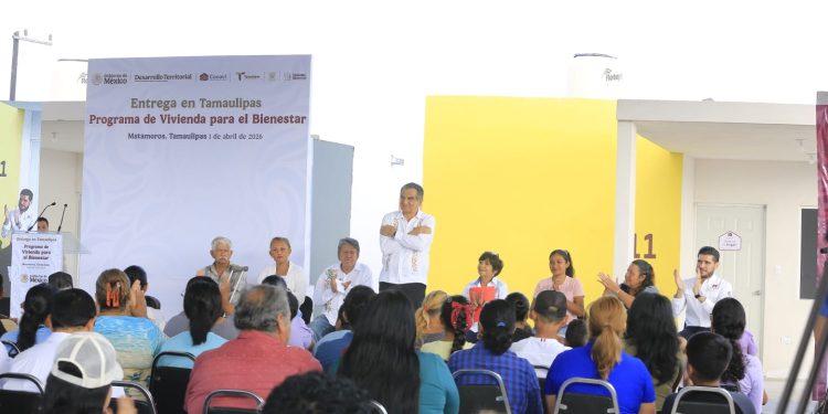 «Un sueño de 40 años»: Sheinbaum y Américo Villarreal entregan viviendas a pescadores en Matamoros