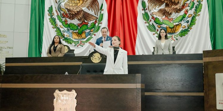 Comparece secretaria de Economía ante el Congreso; destaca visión humanista en la política económica del gobernador