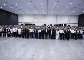 «Son orgullo nacional»: Américo Villarreal premia trayectoria del personal de Salud e IMSS-Bienestar