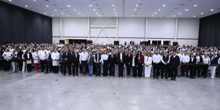 «Son orgullo nacional»: Américo Villarreal premia trayectoria del personal de Salud e IMSS-Bienestar