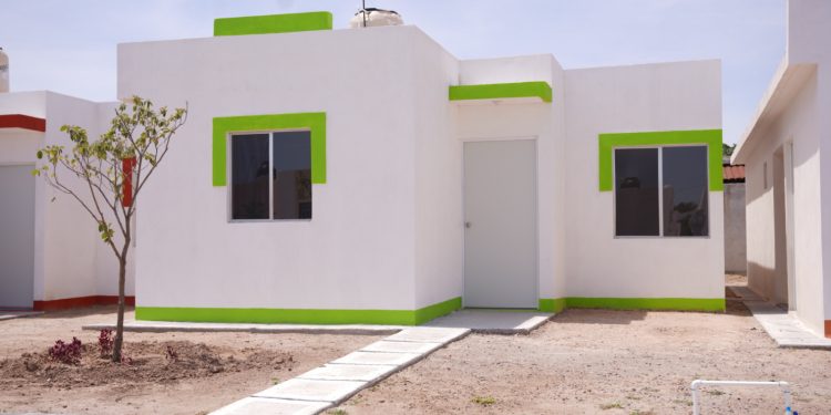 IMVISU Nuevo Laredo apoya a familias con materiales a bajo costo y planos gratuitos