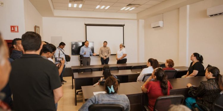 Beto Granados fortalece la coordinación con autoridades educativas estatales durante visita al CREDE Matamoros