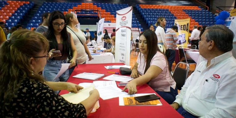 Feria Nacional de Empleo en Matamoros oferta más de 1,400 vacantes