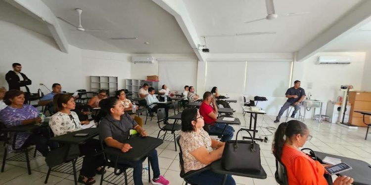 Capacitan a personal de albergues escolares en primeros auxilios