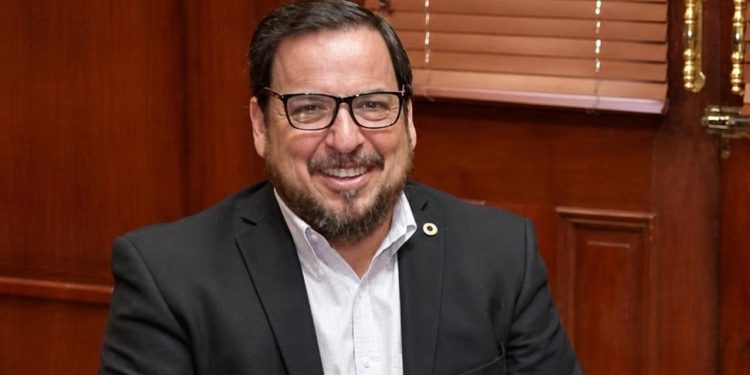 Paga SET incremento salarial a docentes tamaulipecos