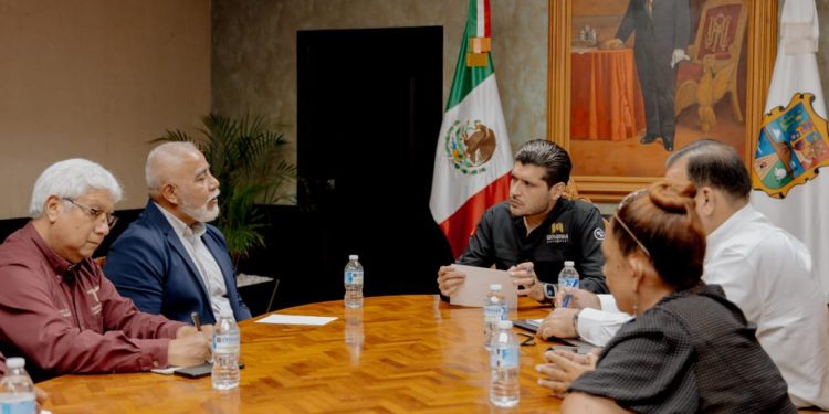 Presidente Municipal encabeza reunión con autoridades de la CFE para exigir soluciones a los apagones