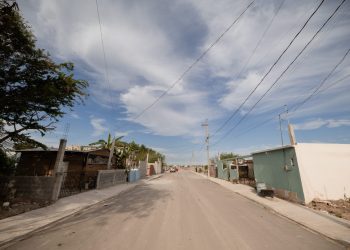 Presidente Municipal inaugura pavimentación de dos vialidades por casi 4 mdp en la colonia Granjas de la Reforma