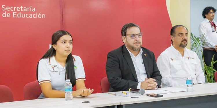 Impulsan talento e identidad entre jóvenes con Concurso Nacional de Pintura de Telebachillerato Comunitario