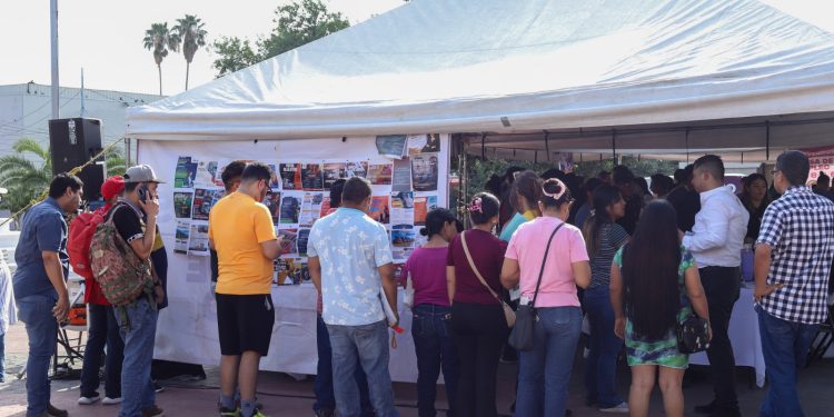 Jornada de empleo acerca vacantes a buscadores de trabajo en Nuevo Laredo