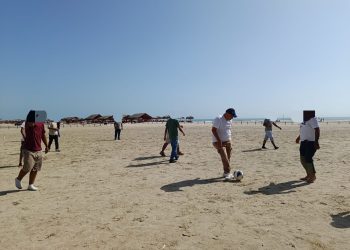 Adolescentes en proceso de reinserción social participan en encuentro de fútbol playero