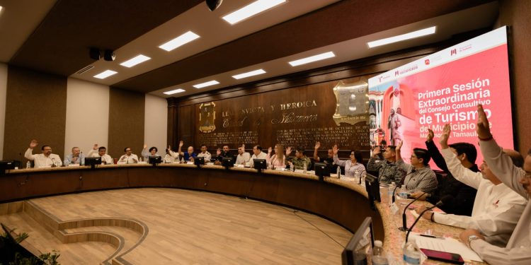 Beto Granados encabezó sesión del Consejo Consultivo de Turismo y reinauguró las Canchas Cascaritas