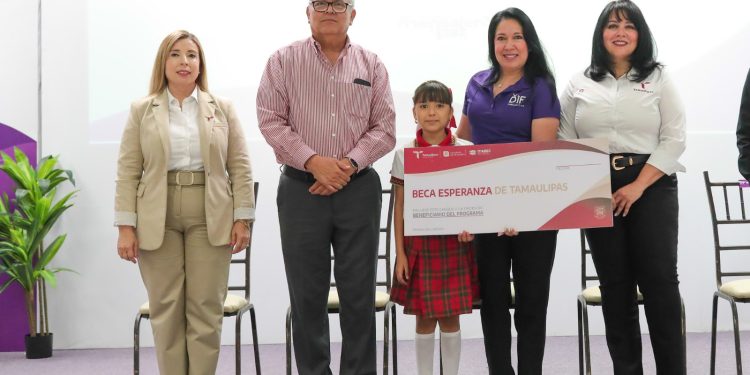 Entrega DIF Tamaulipas las becas «Esperanza de Tamaulipas» y «Para la Inclusión Social en Tamaulipas»
