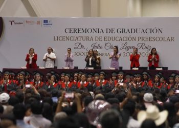 Gradúa a nueva generación de docentes de preescolar la Normal de Educadoras “Maestra Estefanía Castañeda”