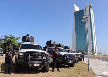 Fortalece Américo Villarreal a la Guardia Estatal con patrullas y torres de videovigilancia de última generación