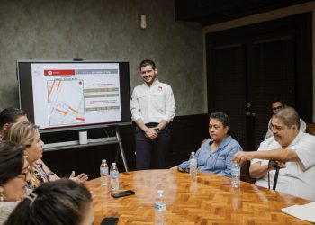 Encabeza Beto Granados mesa de trabajo con presidentes de colonias para evaluar infraestructura