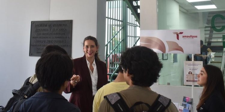Acercan servicios de la Oficina de Representación a estudiantes tamaulipecos en Nuevo León